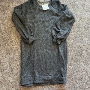 NWT 2 Hearts sweatshirt dress gray fleecelike comfy ruffled sleeves casual